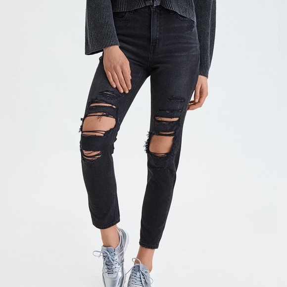 American Eagle Black Distressed Mom Jeans 6 - Picture 1 of 6
